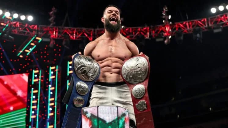 FINN BALOR ANNOUNCES HE IS STAYING WITH WWE