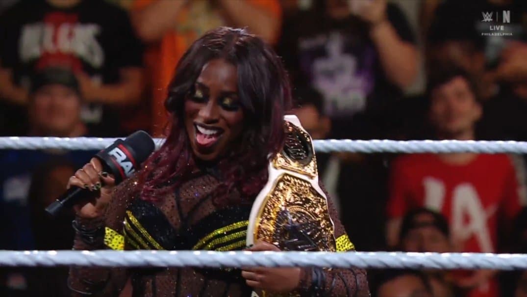 Naomi Confirms Pregnancy; Will Relinquish Women's World Championship
